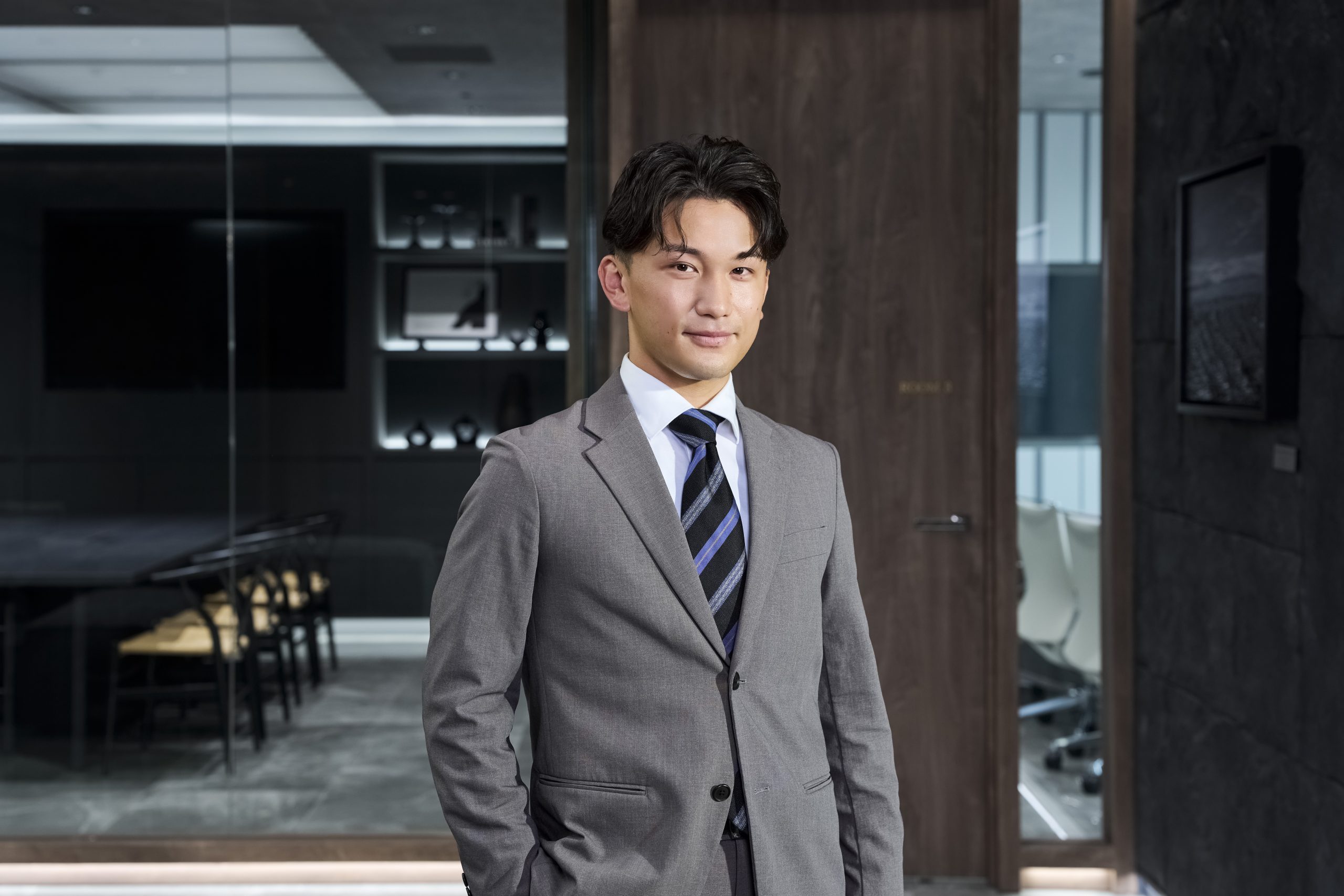 R.Suzuki